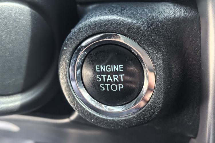 Used Toyota YARiS L 2022 X-Trail 1.5L CVT Luxury PLUS Edition