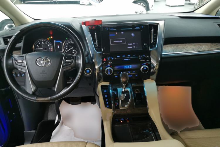 Used Toyota Alphard 2018 Revised Version 3.5L Premium Edition
