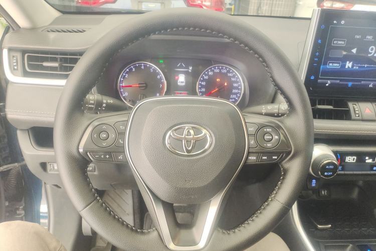 Used Toyota Wildlander 2020 2.0L CVT 4x4 Luxury Edition
