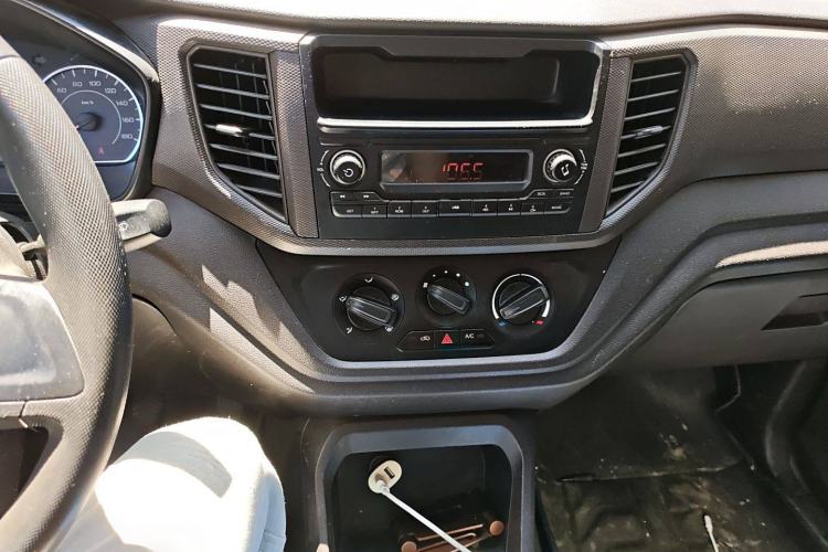 Used Wuling Hongguang V 2019 1.5L Base Version China VI LAR
