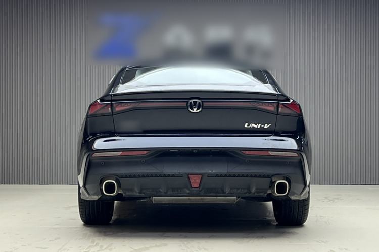 Used Changan UNI-V 2023 1.5T Prestige Model
