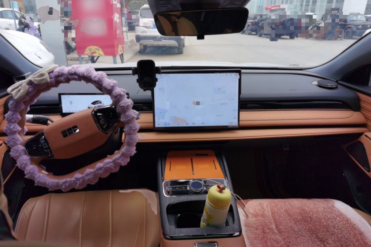 Used  Galaxy 8 2025 130km EM-i Prestige Edition