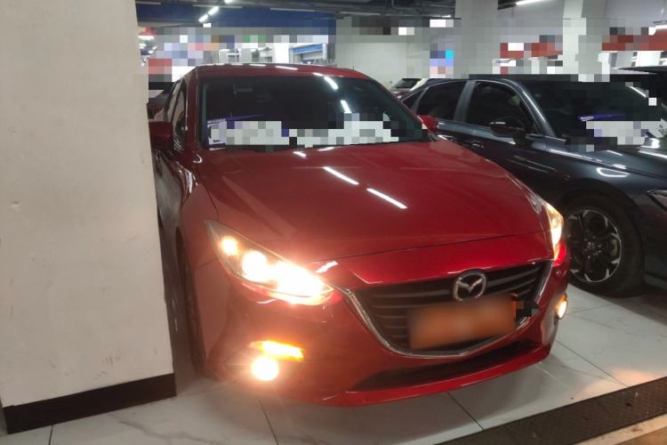 Used Mazda Mazda 3 Axela 2016 Hatchback 1.5L Automatic Comfort Model