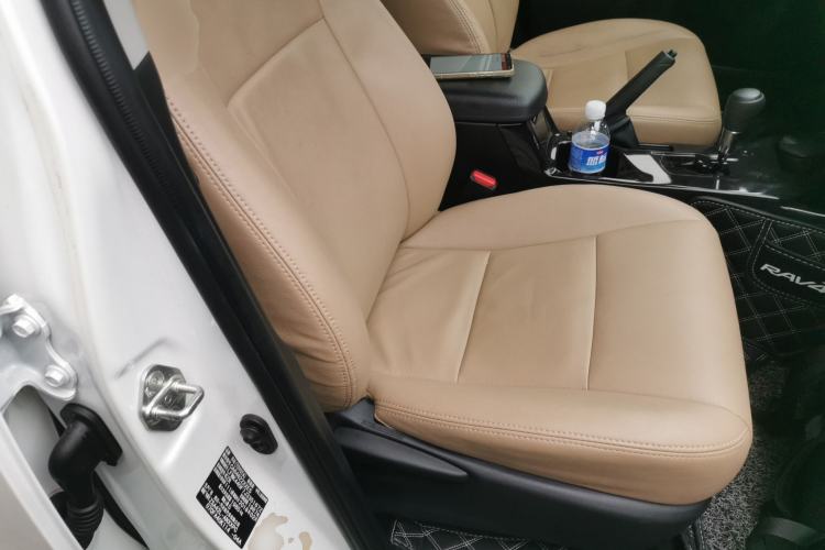 Used Toyota RAV4 2016 2.0L CVT Two-Wheel Drive Urban Edition China V Standard
