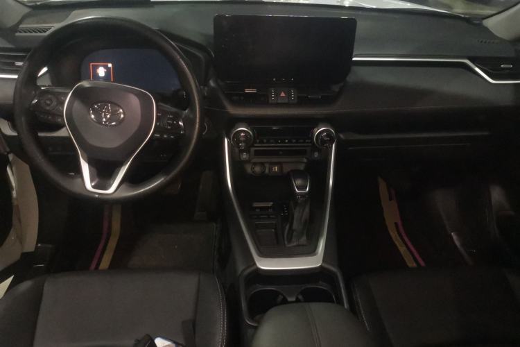 Used Toyota Wildlander 2023 2.0L CVT Two-Wheel Drive Luxury PLUS Edition
