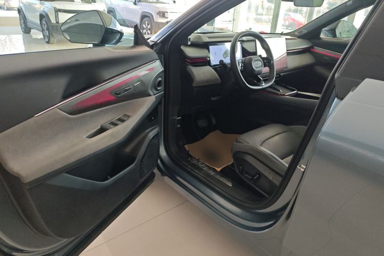 Used Lynk & Co 08 EM-P 2025 245km Ultra-Long Range Halo
