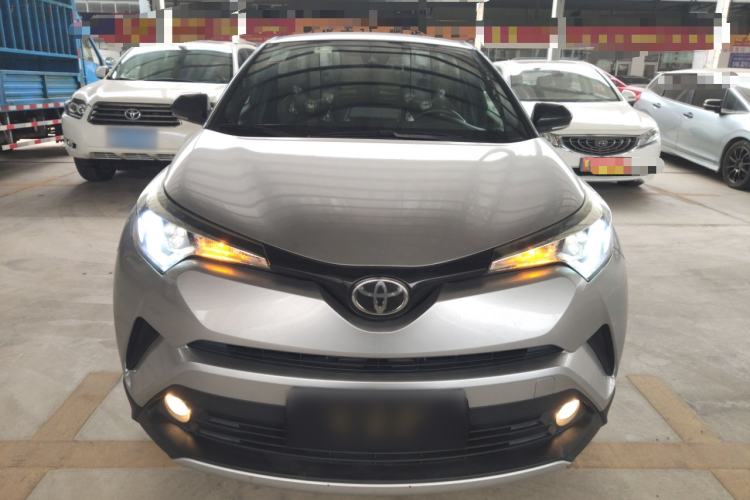 Used Toyota IZOA 2018 2.0L Yichi Version China VI Standard
