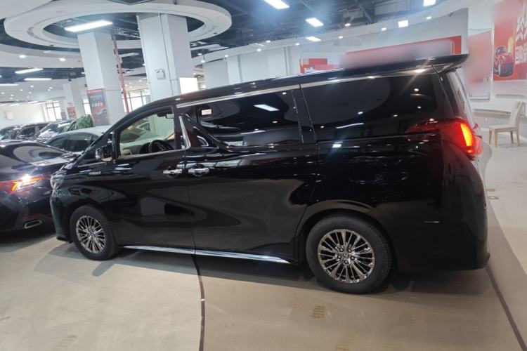 Used Toyota Alphard 2021 Dual-Motor 2.5L Premium Edition
