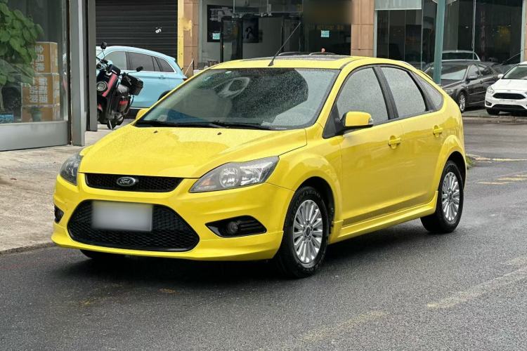 Used Ford Focus 2013 Hatchback Classic 1.8L Manual Fashion Edition
