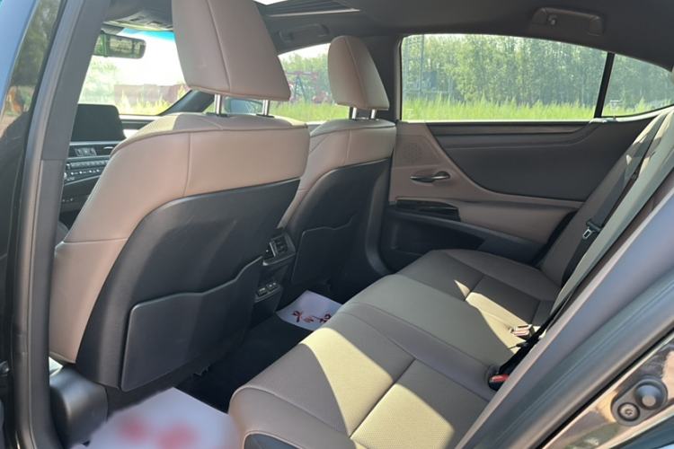 Used Lexus ES 2024 200 Premium Edition
