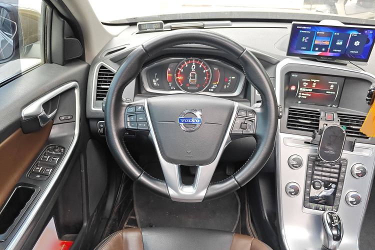 Used Volvo XC60 2017 T5 AWD Smart Range Edition
