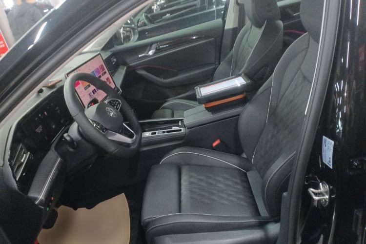 Used Volkswagen Magotan 2024 380TSI DSG Prestige Edition DaMai Package
