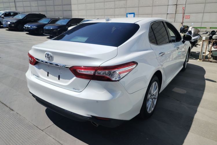 Used Toyota Camry 2021 2.0G Luxury Edition
