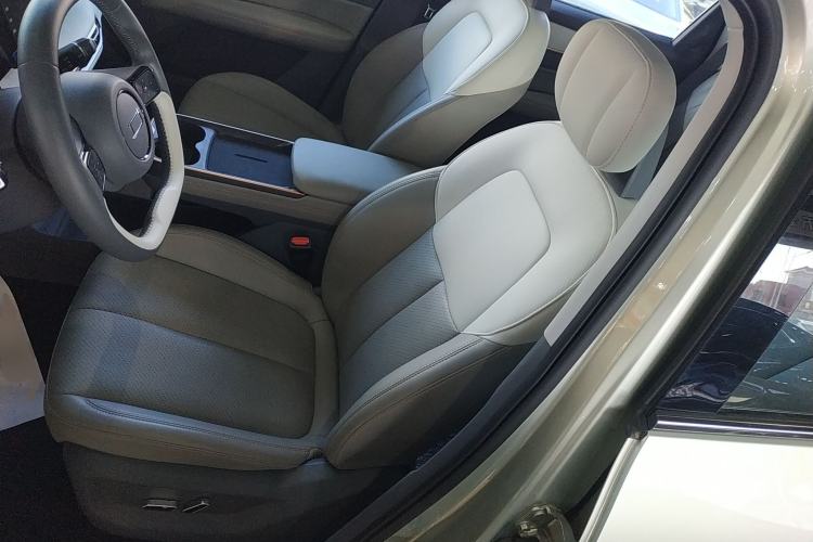 Used Bestune Yueyi 03 2025 565km Premium Edition