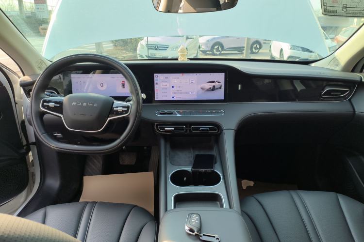 Used Roewe D7 2023 DMH 125km Superior Edition
