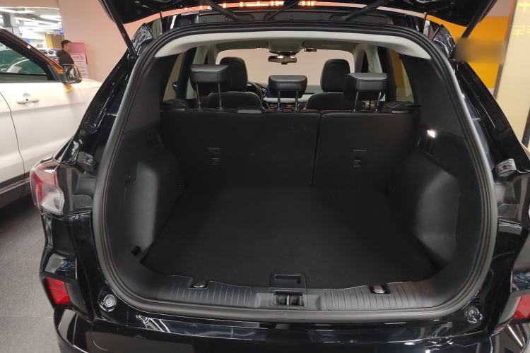 Used Ford Escape 2020 EcoBoost 245 Two-Wheel-Drive Titanium Edition
