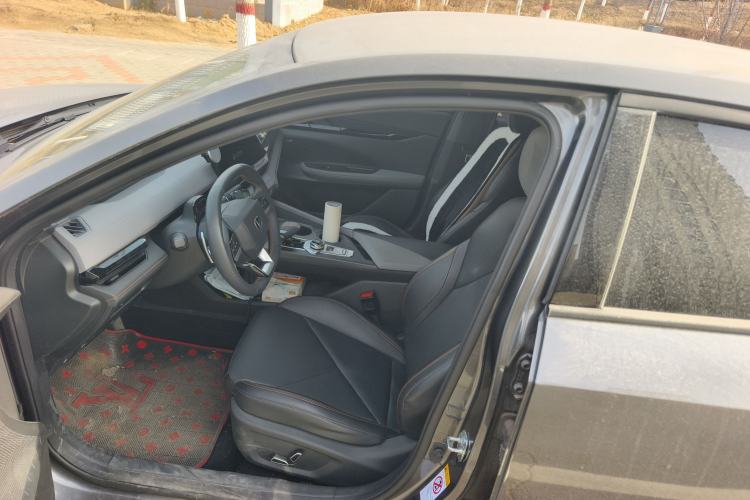 Used Changan UNI-V 2022 1.5T Smart Navigation Version
