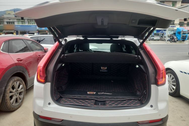 Used Cadillac XT4 2018 28T Two-Wheel Drive Leading Version
