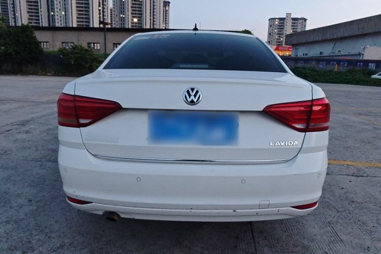 Used Volkswagen Lavida 2017 1.6L Automatic Comfort Edition
