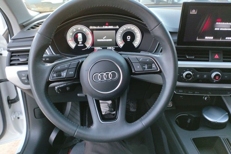 Used Audi A4L 2020 40 TFSI Fashionable and Elegant Model
