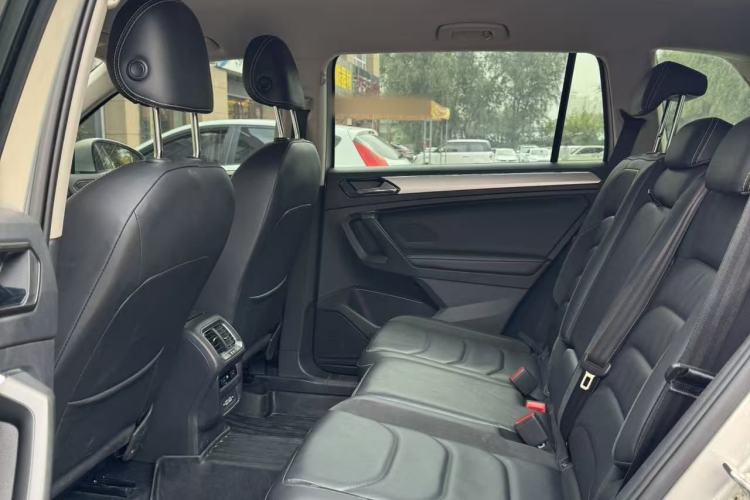 Used Volkswagen Tiguan L 2018 280TSI Automatic Two-Wheel Drive Comfort Edition
