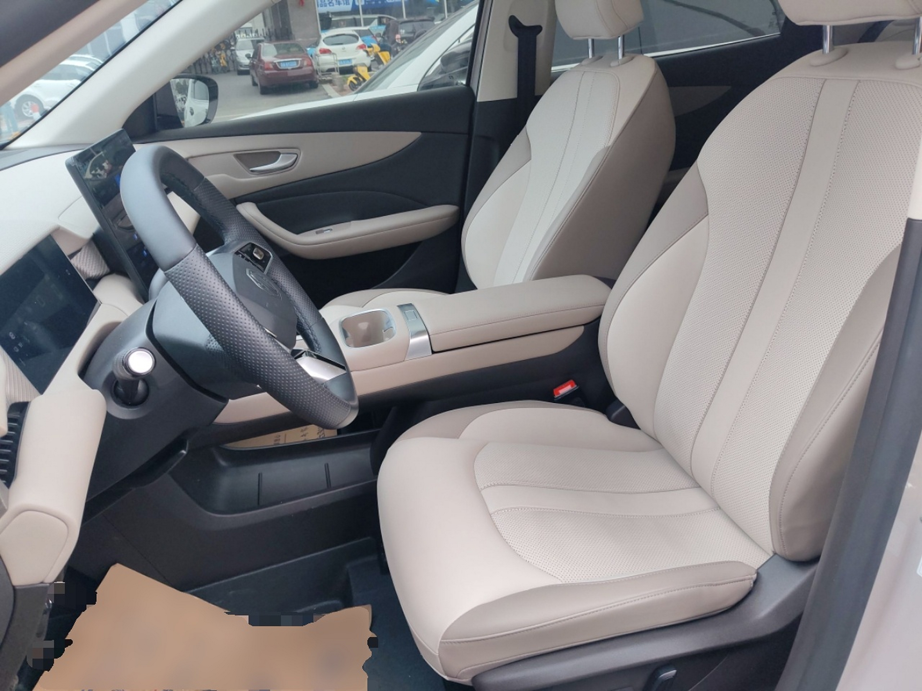 Переднее сиденье в автомобиле