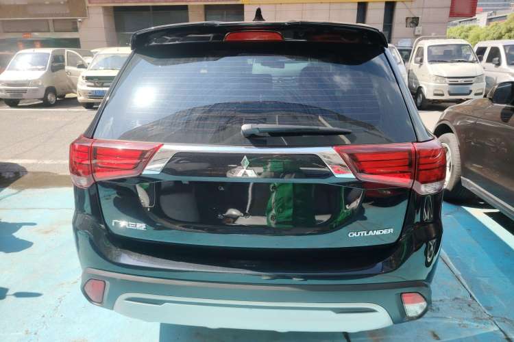 Used Mitsubishi Outlander 2019 2.0L Two-Wheel Drive Comfort Edition 5 Seats China VI Standard
