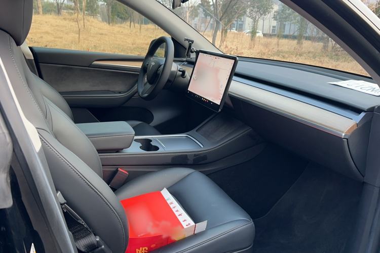 Used Tesla Model Y 2022 Rear-Wheel-Drive Version
