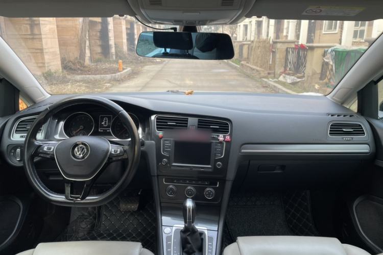 Used Volkswagen Golf 2017 230TSI Automatic Luxury Million-Vehicle Commemorative Edition
