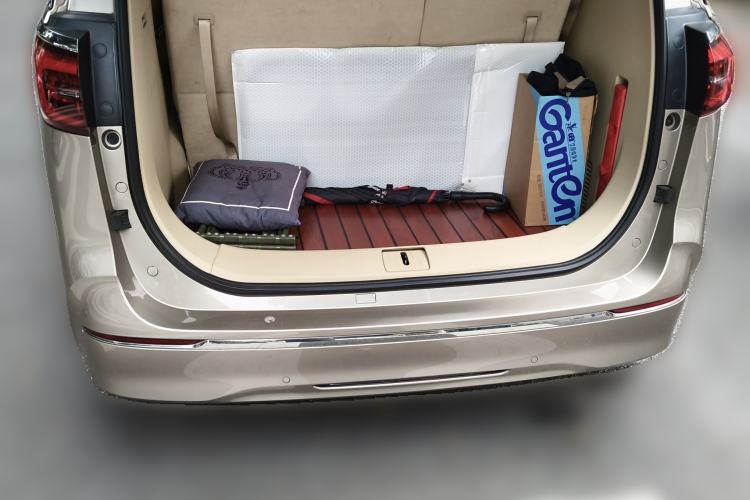 Used Buick GL8 2023 ES Lu Zun Deluxe Model
