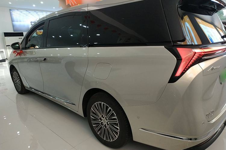 Used Buick GL8 New Energy 2024 Lu Zun Luxury Edition 7-Seater
