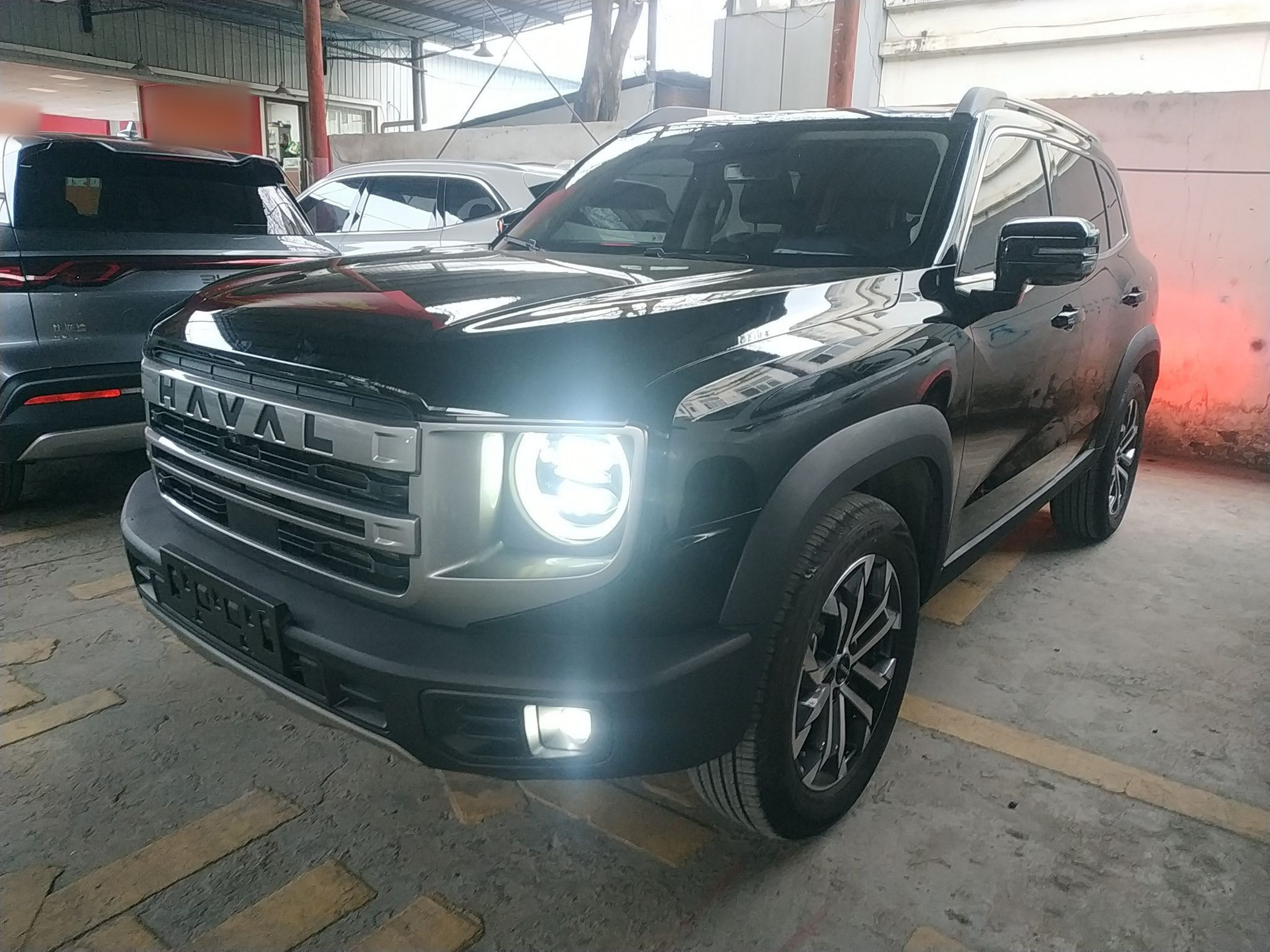 Под передней частью автомобиля