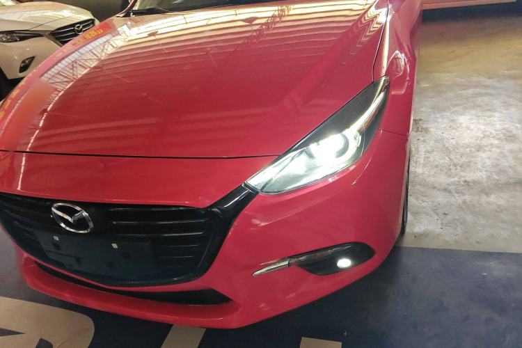 Used Mazda Mazda 3 Axela 2017 Hatchback 2.0L Automatic Luxury Model Emission Standard China V
