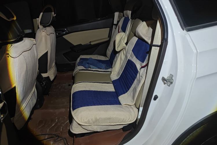 Used Baojun 310W 2017 1.5L Manual Fashion Model China V