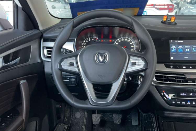 Used Changan CS35PLUS 2019 1.6L Manual E-Link Upgrade Edition
