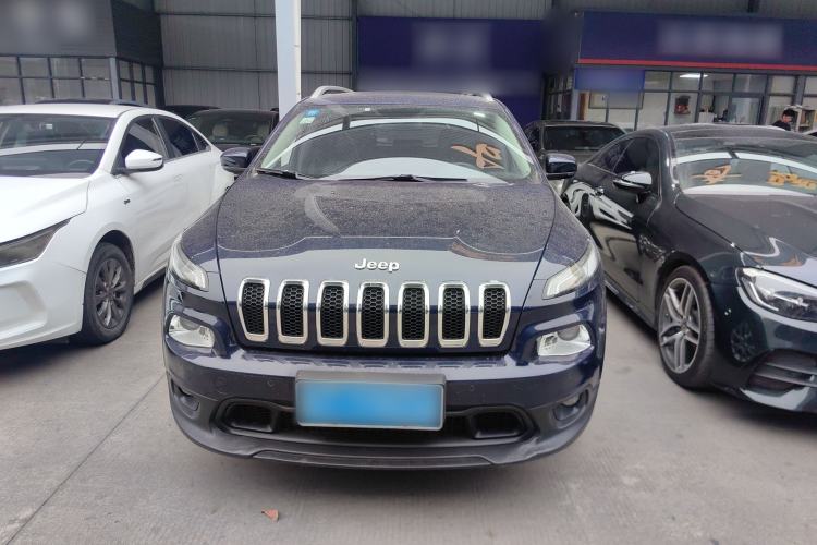 Used  Cherokee 2016 2.4L Leading Edition