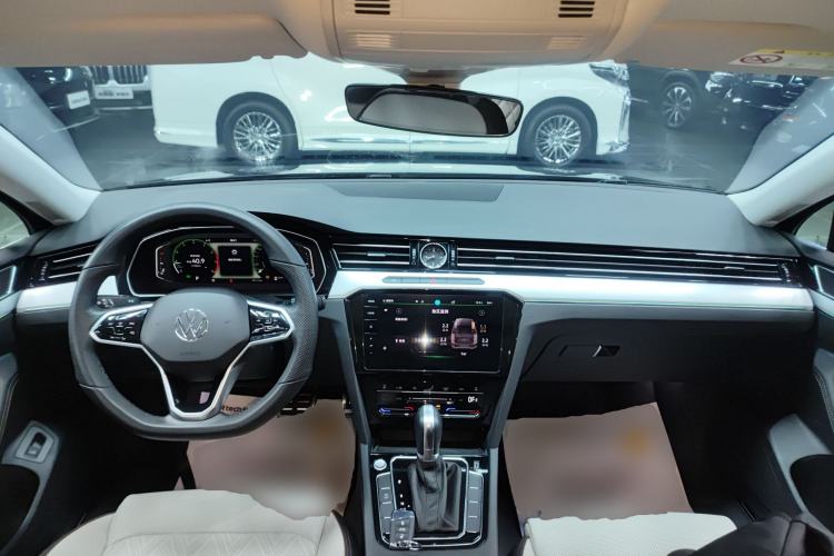 Used Volkswagen Magotan 2023 2 Million Units Commemorative Edition 330TSI DSG Luxury Version
