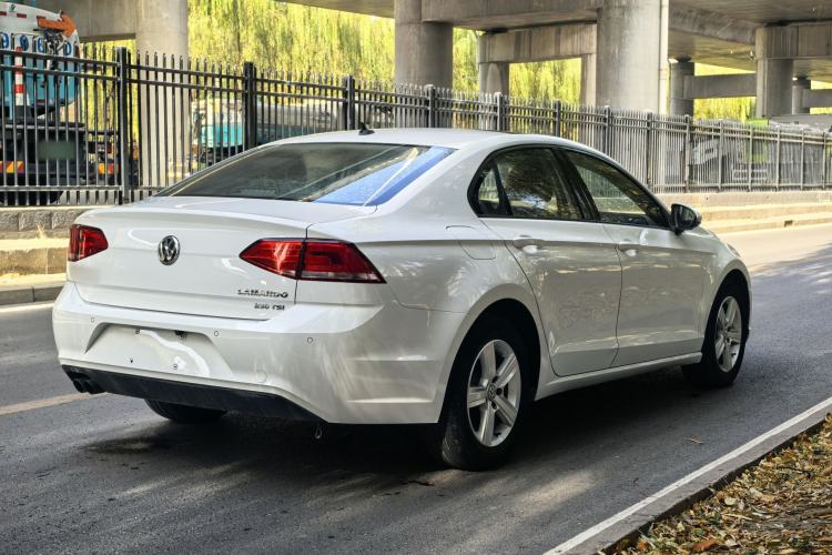 Used Volkswagen Lamando 2017 230TSI DSG Fashion Edition
