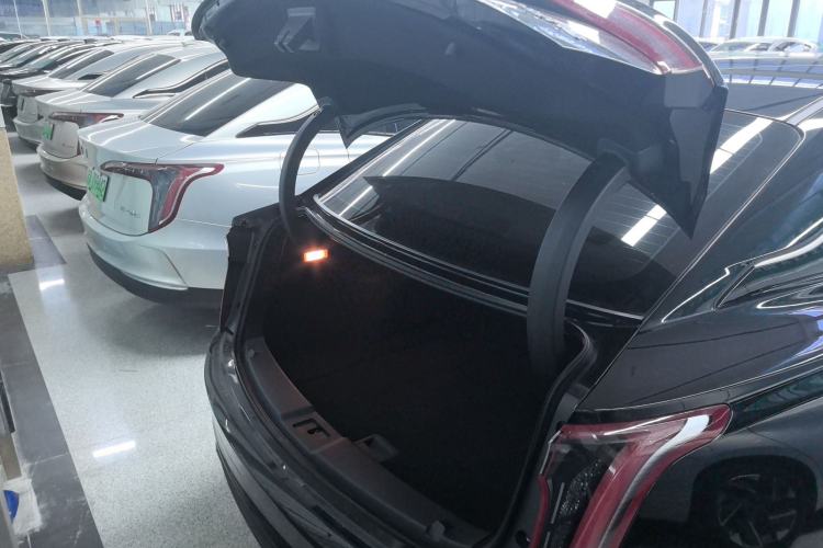 Used Hongqi E-QM5 2022 431 km Charge & Enjoy Edition
