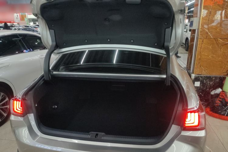 Used Lexus ES 2020 200 Excellence Edition
