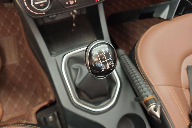 Used FAW Senya R7 2017 1.6L Manual Luxury Model
