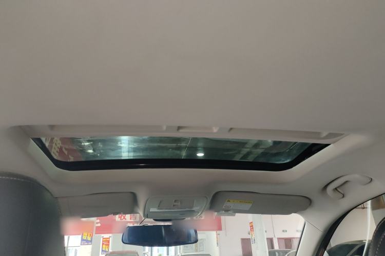 Used Roewe i5 2020 1.5L Automatic 4G Connect Luxury Flagship Edition
