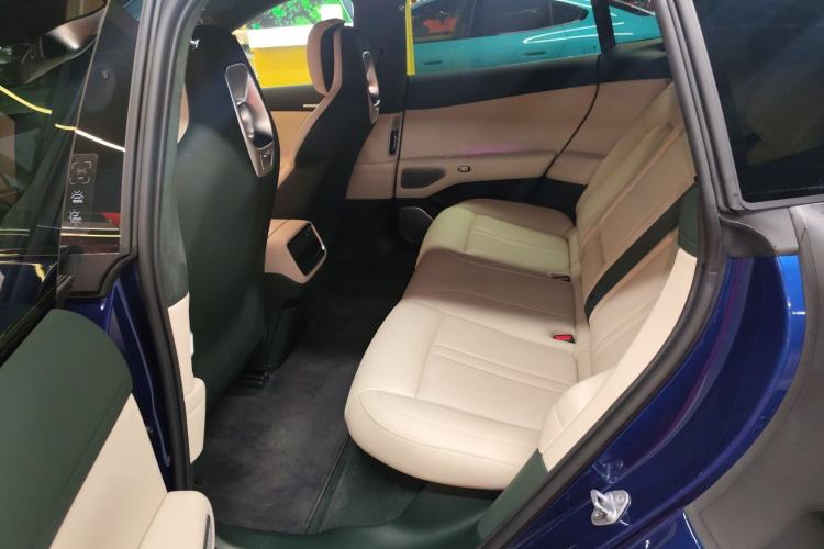 Used  YU7 2025 Ultra-Long Range High-Performance All-Wheel-Drive Max Edition