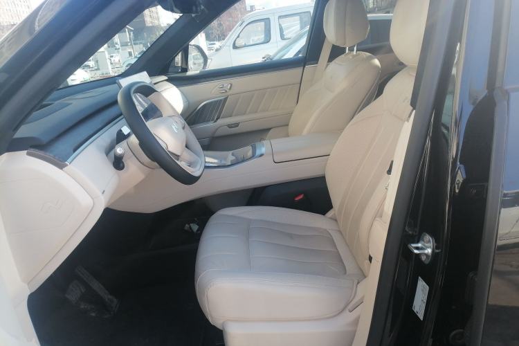 Used ONVO Luxeed L90 2025 Model—Ultra Six-Seater Version
