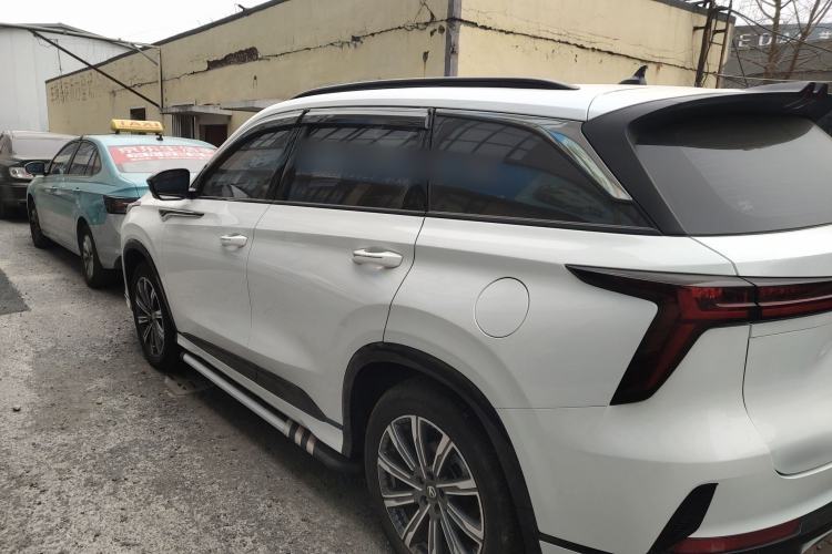 Used Changan CS75 PLUS 2024 3rd Generation Champion Edition 1.5T Intelligent Drive Dynamic Model
