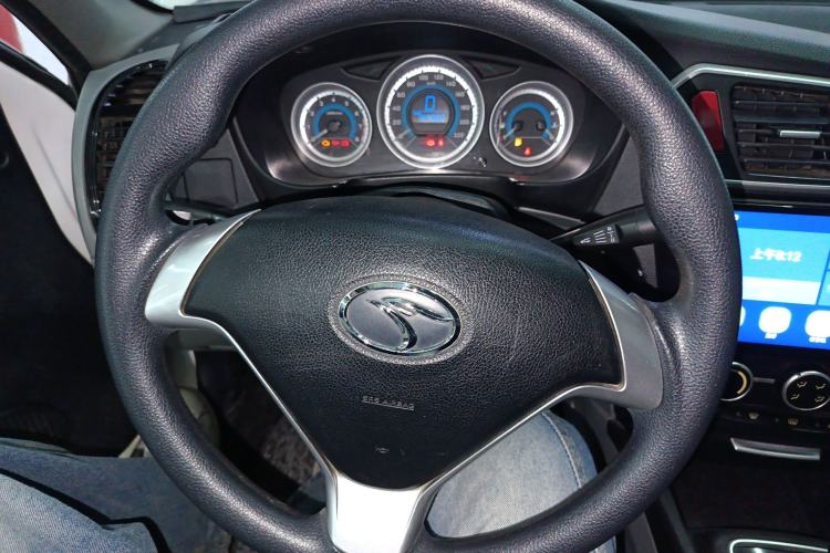 Used Soueast V3 Lingyue 2015 1.5L AMT Happiness Edition