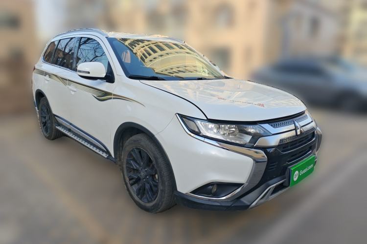 Used Mitsubishi Outlander 2018 2.0L Two-Wheel Drive Glory Edition 5 Seats