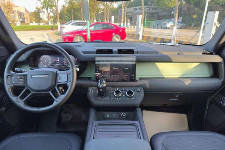 Used Land Rover Defender 2023 110 3.0T P400 75th Anniversary Legend Edition
