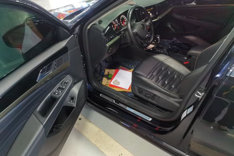 Used Volkswagen Passat 2020 Facelift 330TSI Elite Edition China VI Standard
