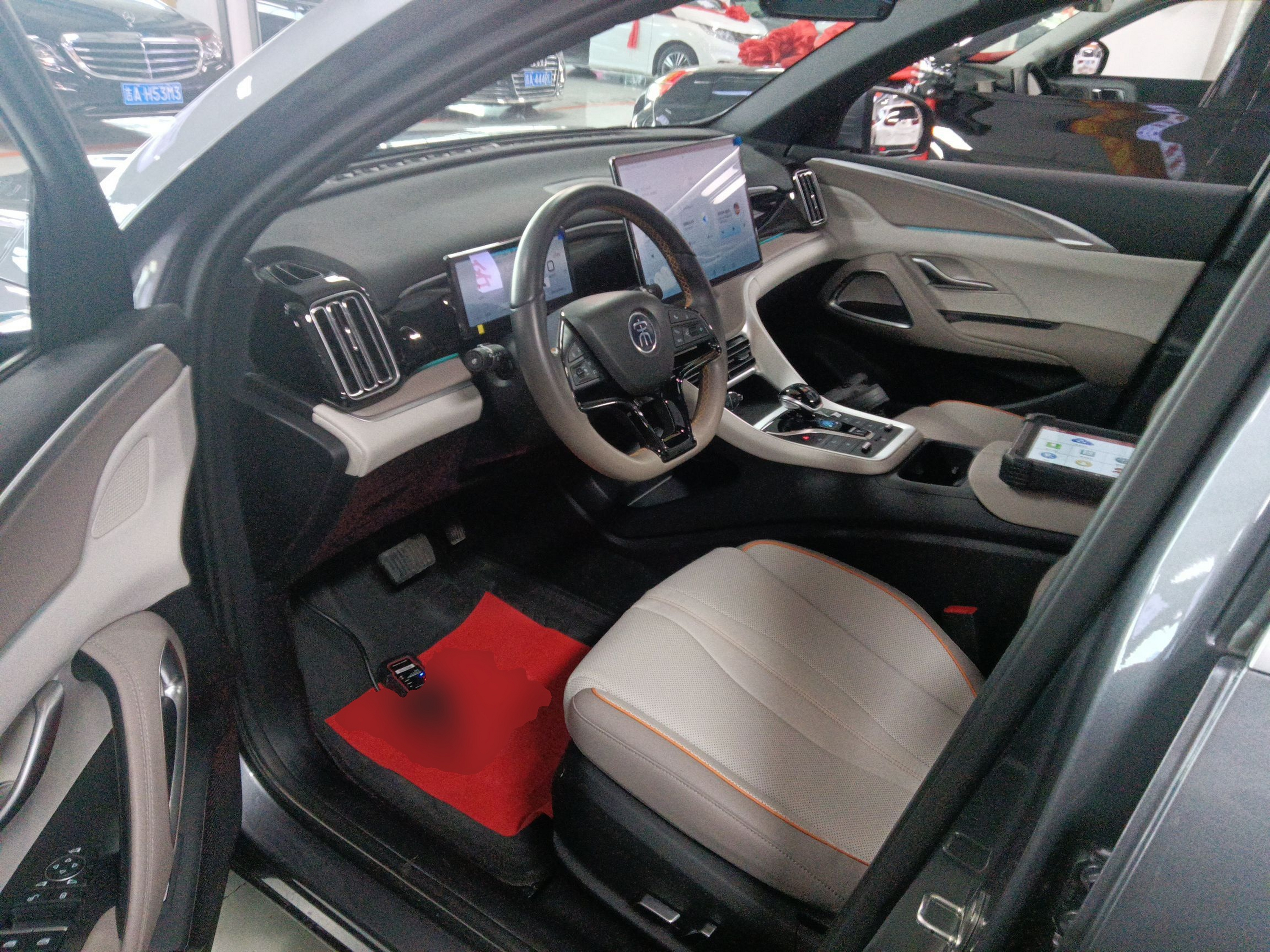 المقاعد الأمامية داخل السيارة